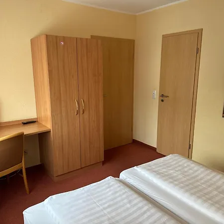 Haus Berrenrath Отель *